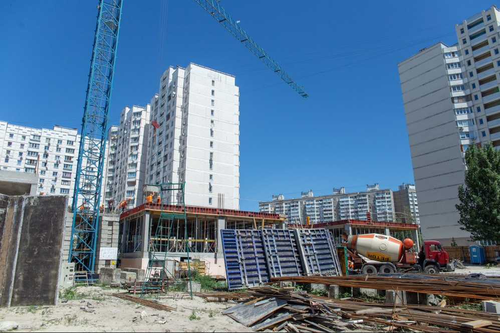 Screenshot_2019-06-27 Кличко показав, як в столиці будують нові садочкиюддю.png