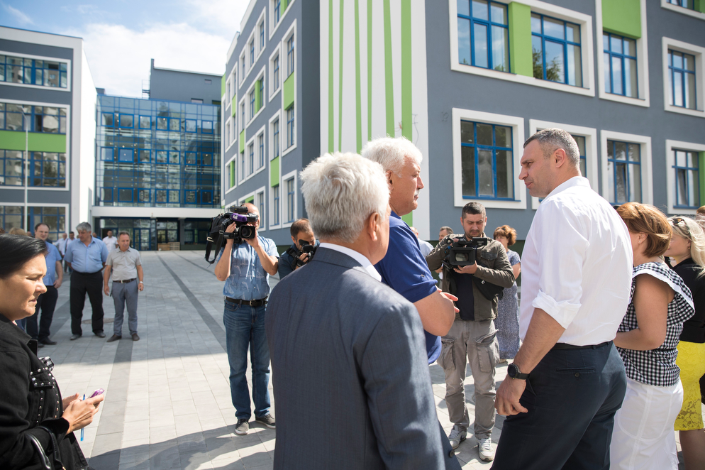 Screenshot_2019-08-22 Кличко 2 вересня ми відкриємо нову школу в Дніпровському районі(7).png